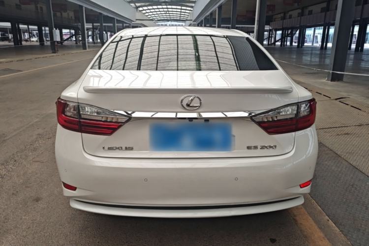 Used Lexus ES 2015 200 Elite Edition Rear