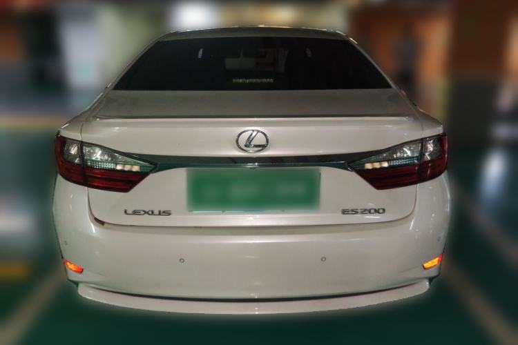 Used Lexus ES 2015 200 Elite Edition Rear