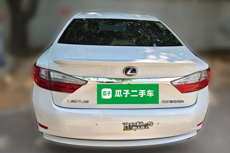 Used Lexus ES 2015 300h Comfort Edition Rear