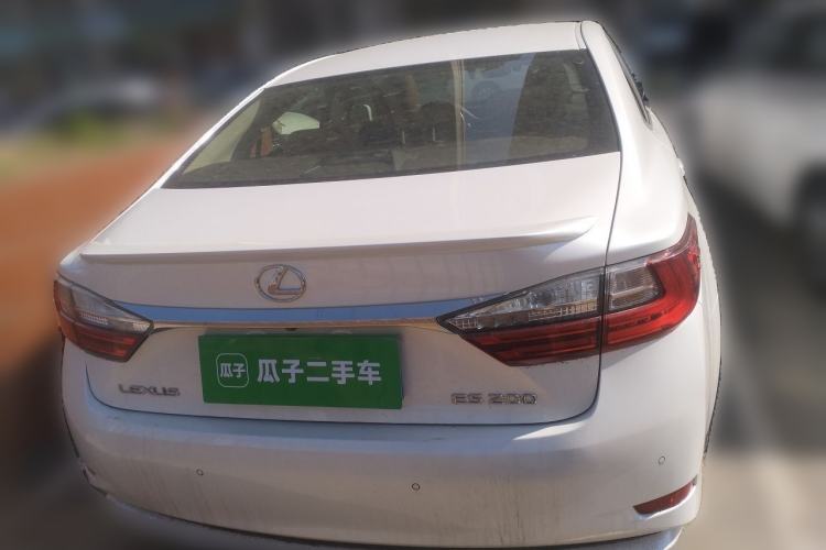 Used Lexus ES 2015 200 Elite Edition Rear