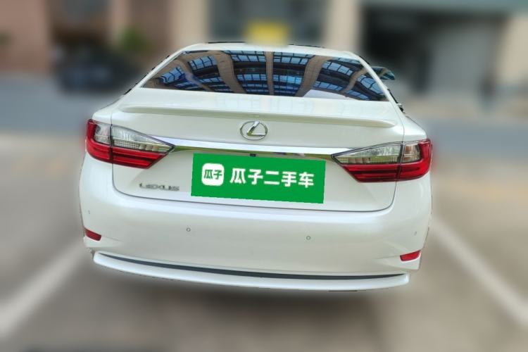 Used Lexus ES 2015 200 Elite Edition Rear