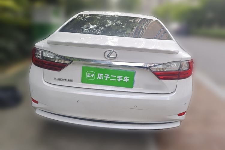 Used Lexus ES 2015 200 Elite Edition Rear