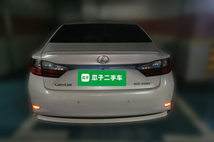 Used Lexus ES 2015 200 Elite Edition Rear