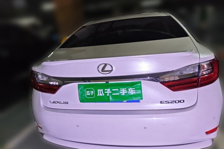 Used Lexus ES 2015 200 Elite Edition Rear