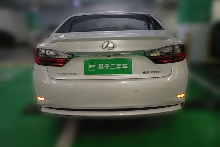 Used Lexus ES 2015 200 Elite Edition Rear
