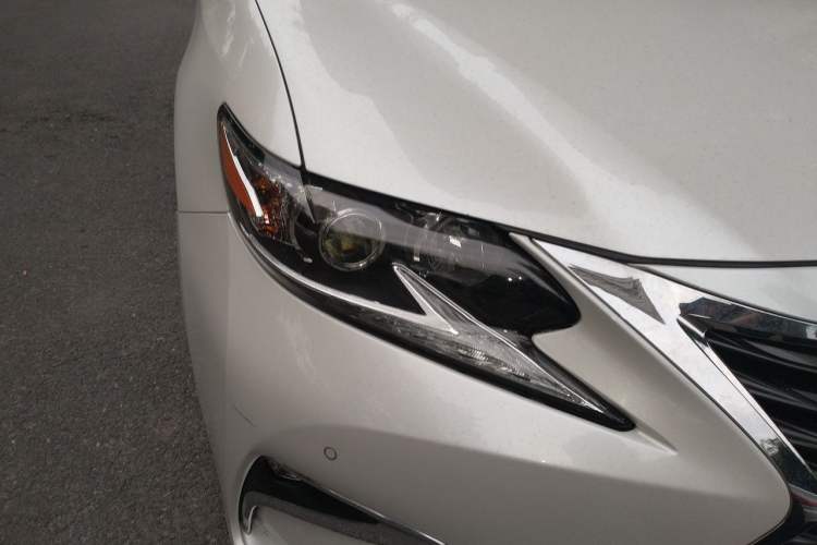 Used Lexus ES 2015 200 Elite Edition Right Front Headlight