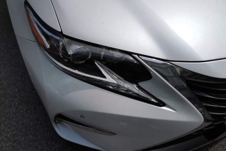 Used Lexus ES 2015 200 Elite Edition Right Front Headlight