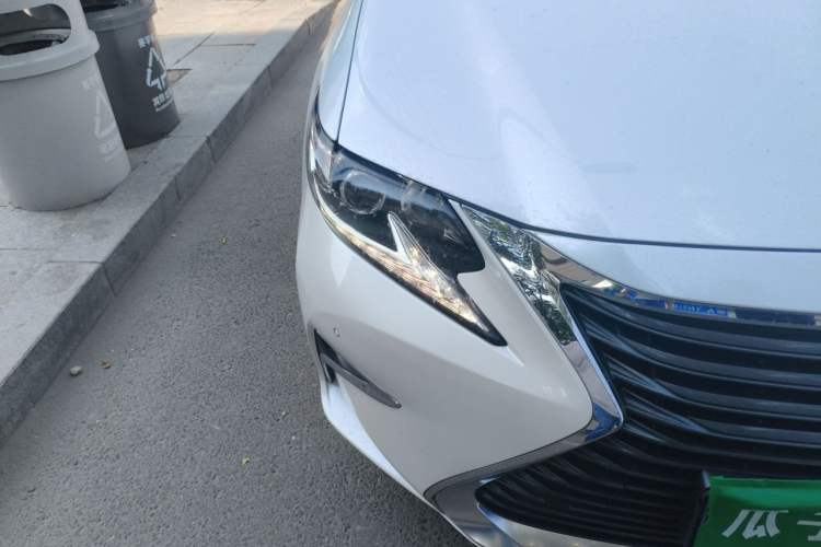 Used Lexus ES 2015 300h Comfort Edition Right Front Headlight