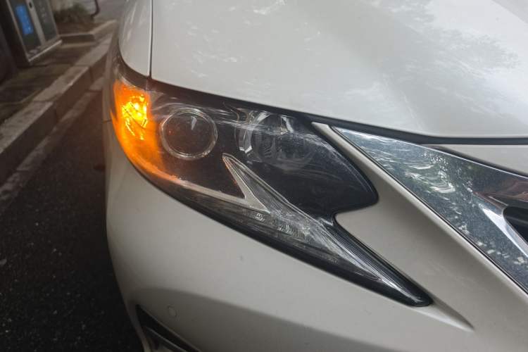 Used Lexus ES 2015 200 Comfort Edition Right Front Headlight