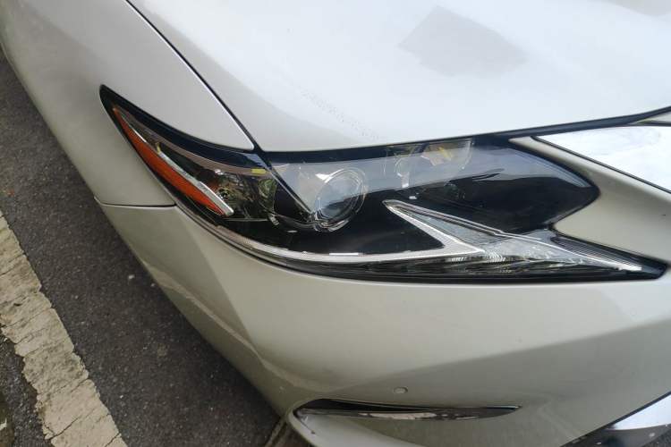 Used Lexus ES 2015 200 Elite Edition Right Front Headlight