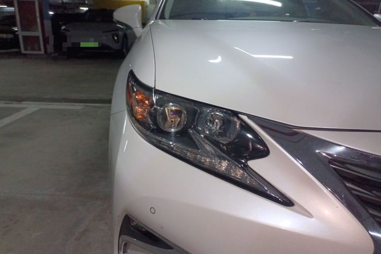 Used Lexus ES 2015 300h Comfort Edition Right Front Headlight