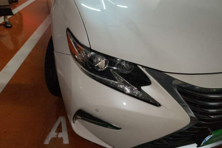 Used Lexus ES 2015 200 Elite Edition Right Front Headlight
