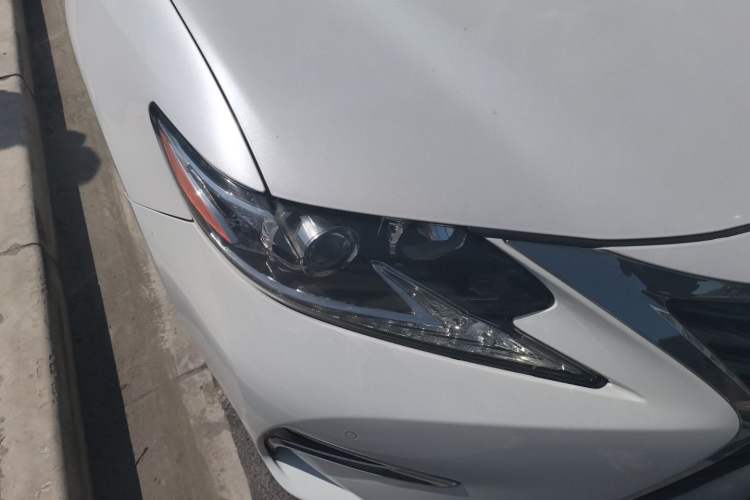 Used Lexus ES 2015 200 Elite Edition Right Front Headlight