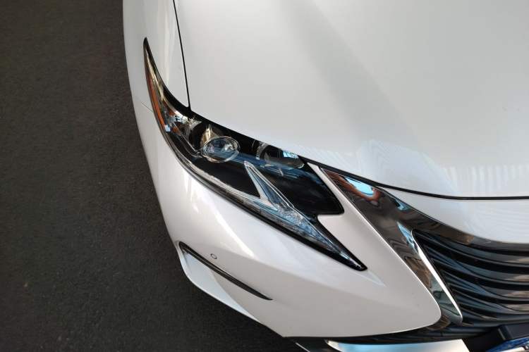 Used Lexus ES 2015 200 Elite Edition Right Front Headlight