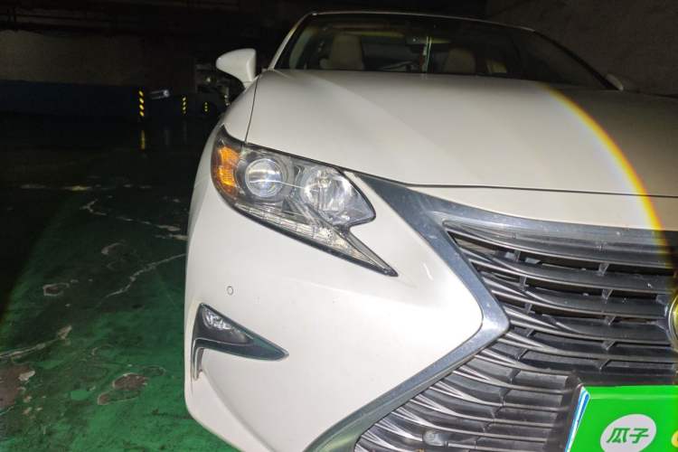 Used Lexus ES 2015 300h Comfort Edition Right Front Headlight
