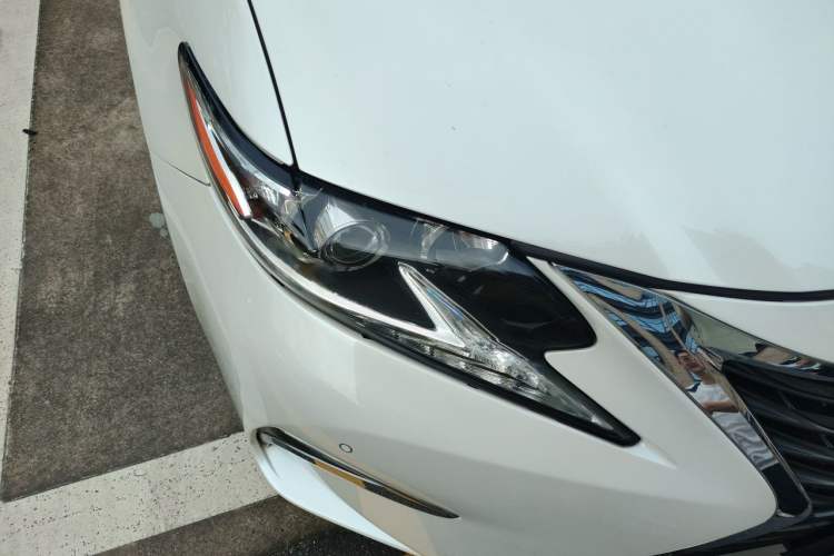 Used Lexus ES 2015 200 Elite Edition Right Front Headlight