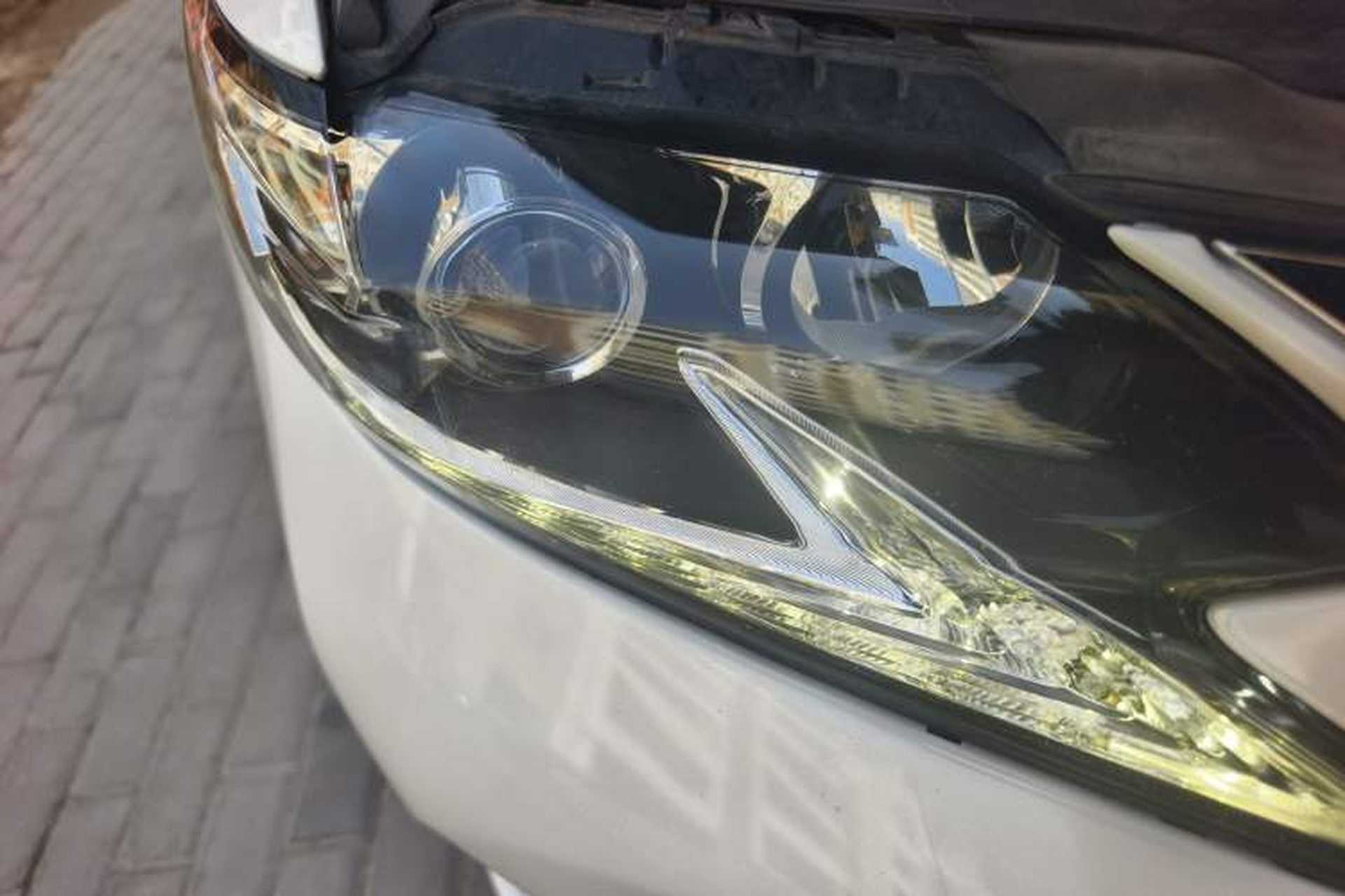 Used Lexus ES 2015 300h Comfort Edition Right Front Headlight