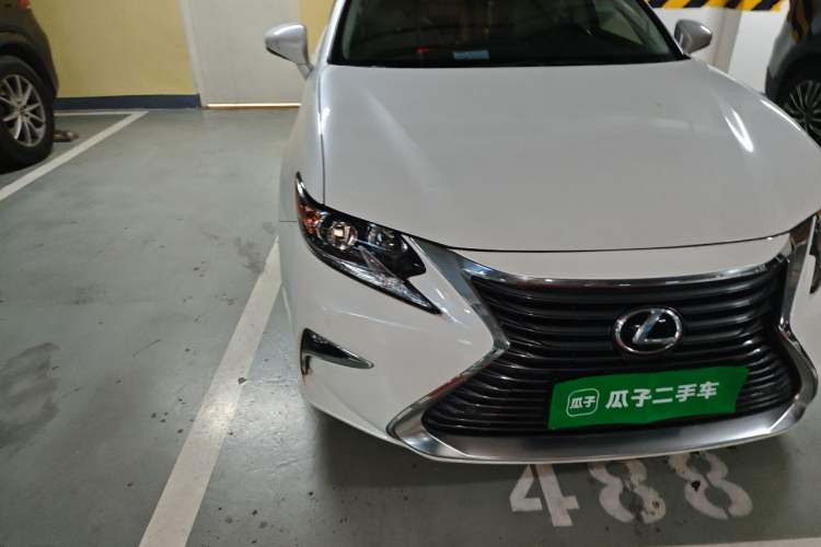 Used Lexus ES 2015 200 Elite Edition Right Front Headlight