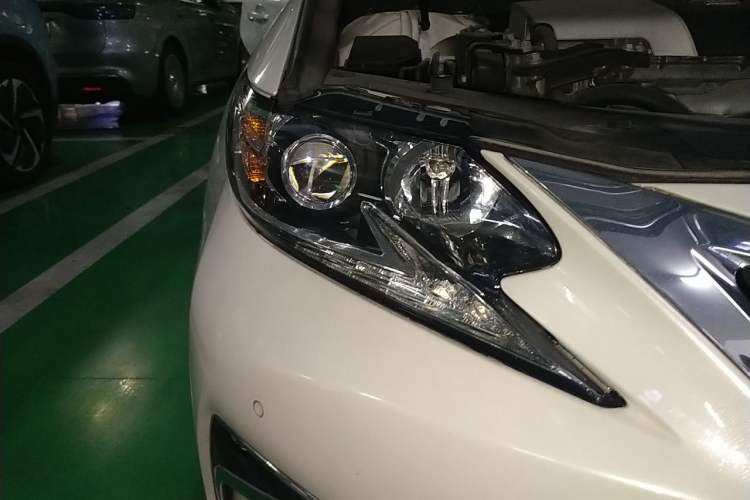 Used Lexus ES 2015 200 Elite Edition Right Front Headlight