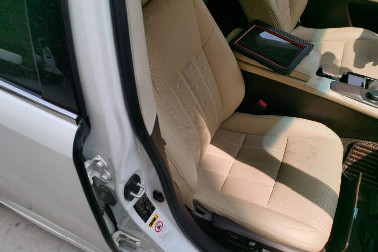 Used Lexus ES 2015 200 Elite Edition Right Front Seat