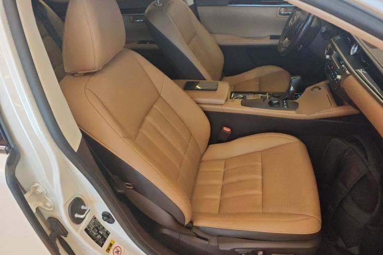 Used Lexus ES 2015 200 Elite Edition Right Front Seat