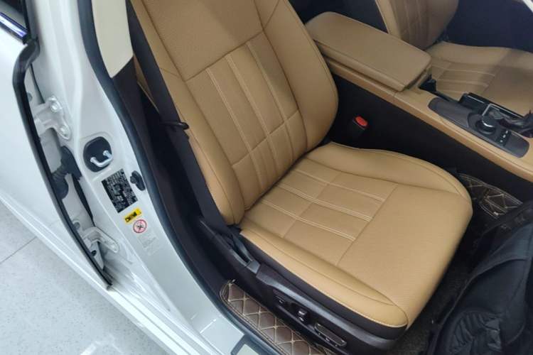 Used Lexus ES 2015 200 Elite Edition Right Front Seat