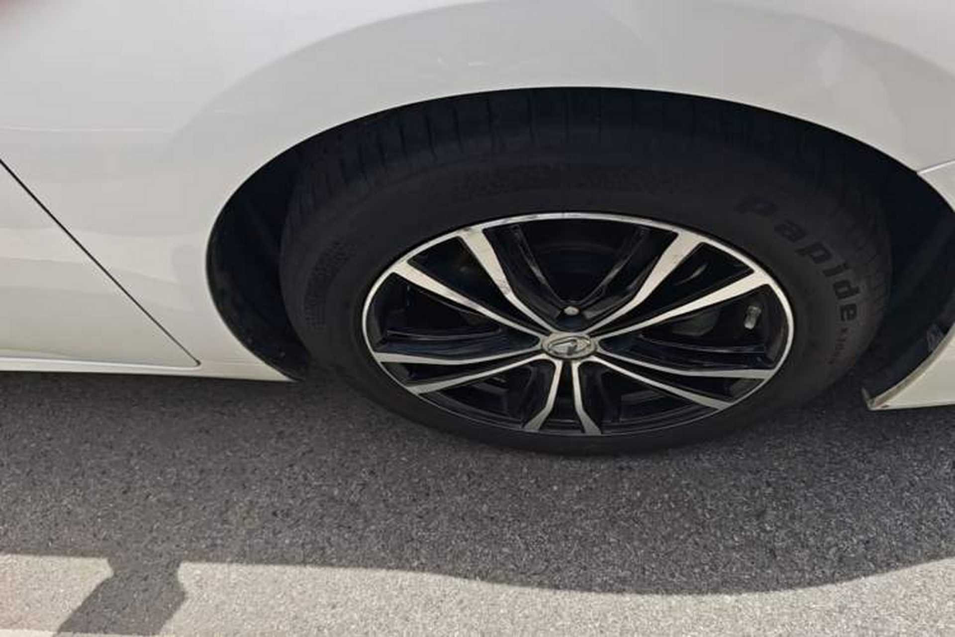 Used Lexus ES 2015 200 Elite Edition Right Front Wheel Hub