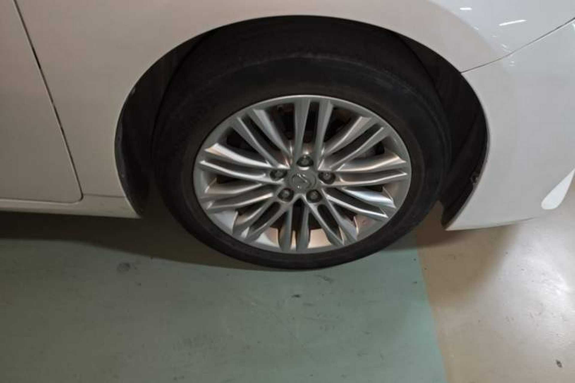 Used Lexus ES 2015 200 Elite Edition Right Front Wheel Hub