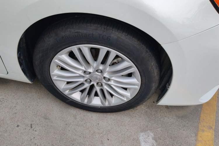 Used Lexus ES 2015 200 Elite Edition Right Front Wheel Hub