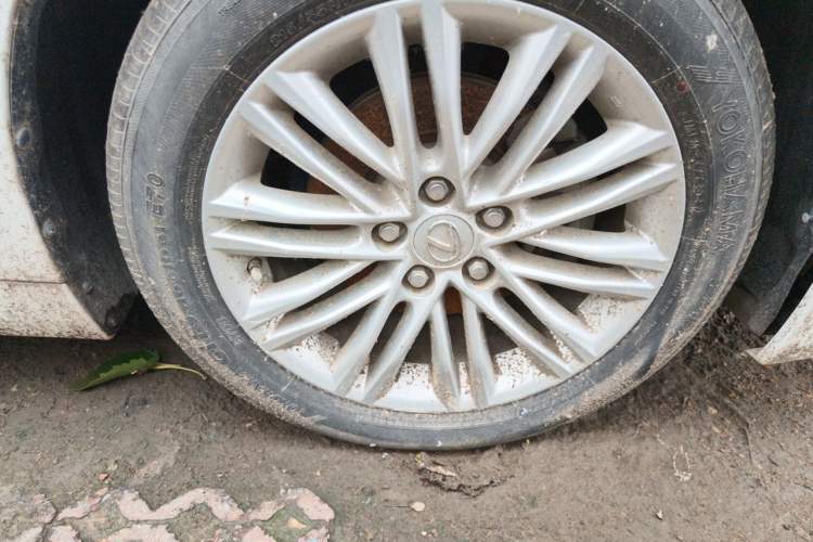 Used Lexus ES 2015 250 Elegant Edition Right Front Wheel Hub