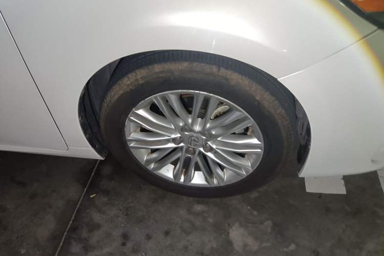 Used Lexus ES 2015 200 Elite Edition Right Front Wheel Hub
