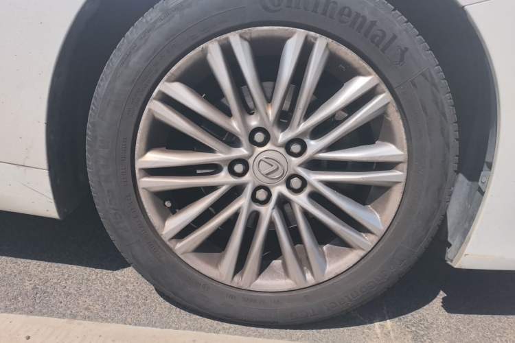 Used Lexus ES 2015 200 Elite Edition Right Front Wheel Hub