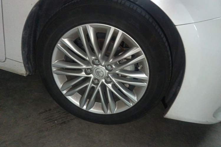 Used Lexus ES 2015 200 Elite Edition Right Front Wheel Hub