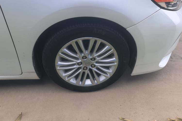 Used Lexus ES 2015 200 Elite Edition Right Front Wheel Hub