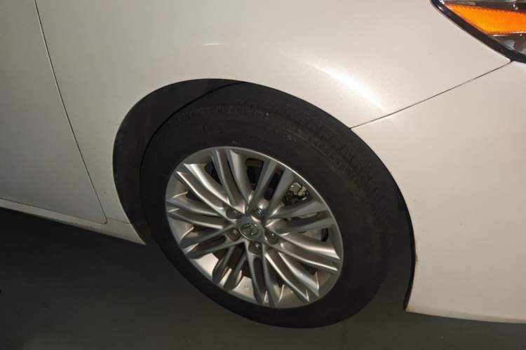 Used Lexus ES 2015 200 Comfort Edition Right Front Wheel Hub