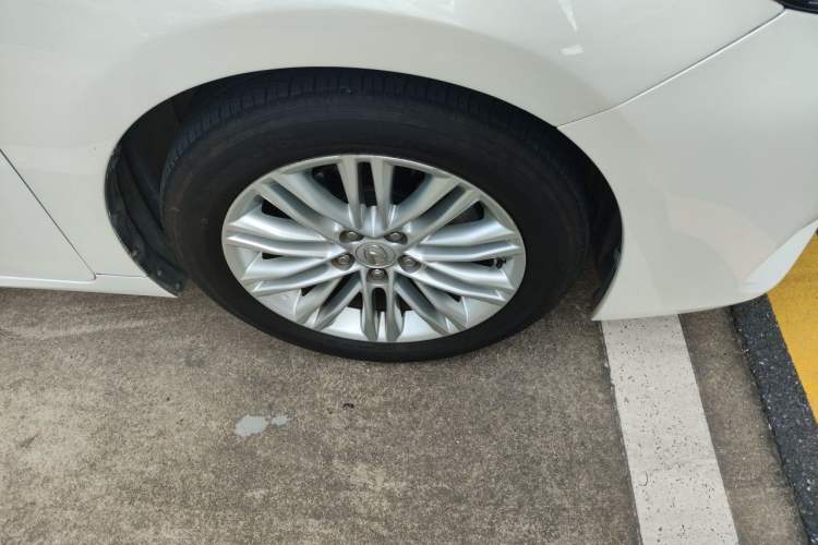 Used Lexus ES 2015 200 Elite Edition Right Front Wheel Hub
