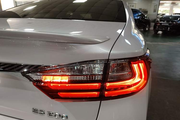 Used Lexus ES 2015 200 Elite Edition Right Rear Taillight