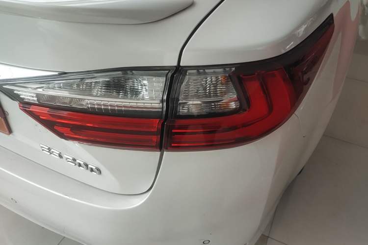 Used Lexus ES 2015 200 Elite Edition Right Rear Taillight