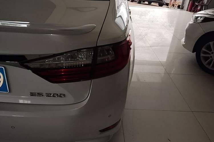 Used Lexus ES 2015 200 Elite Edition Right Rear Taillight