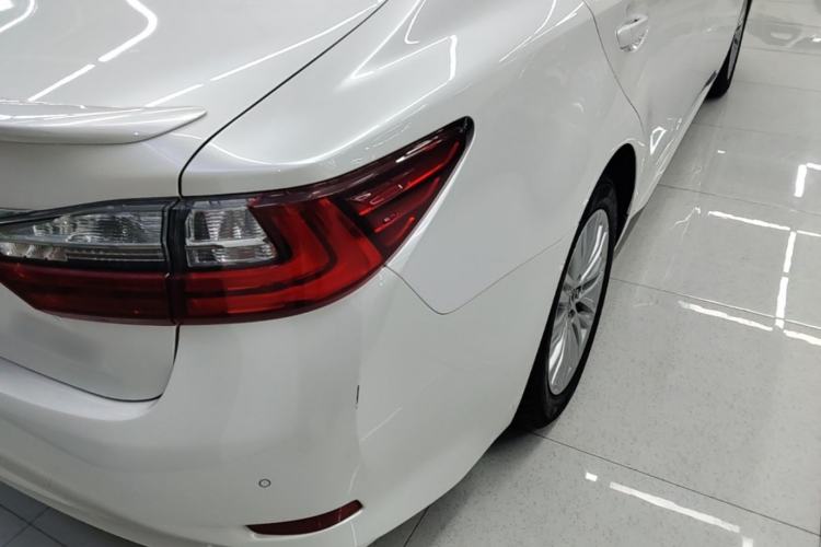Used Lexus ES 2015 200 Elite Edition Right Rear Taillight