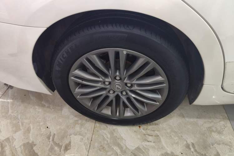 Used Lexus ES 2015 200 Elite Edition Right Rear Wheel Hub