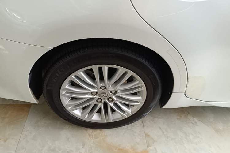 Used Lexus ES 2015 200 Elite Edition Right Rear Wheel Hub