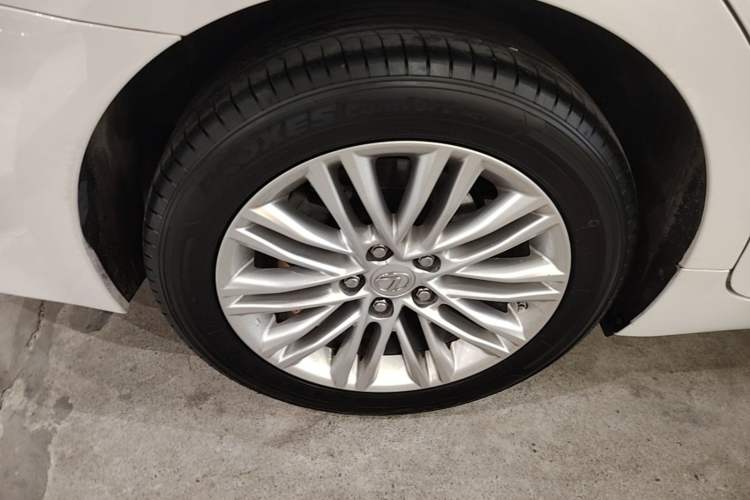 Used Lexus ES 2015 200 Elite Edition Right Rear Wheel Hub