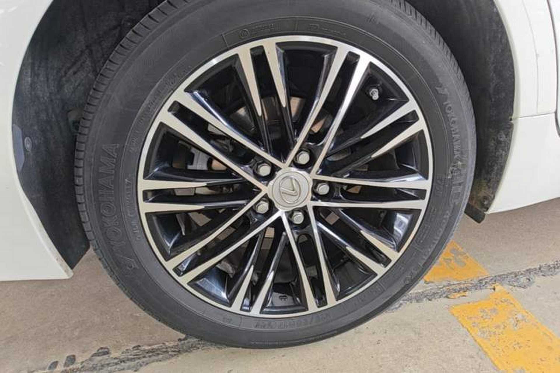 Used Lexus ES 2015 250 Elegant Edition Right Rear Wheel Hub