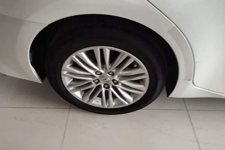 Used Lexus ES 2015 200 Elite Edition Right Rear Wheel Hub