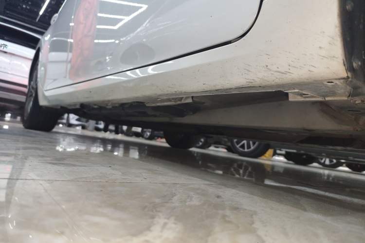 Used Lexus ES 2015 200 Elite Edition Right Side Sill