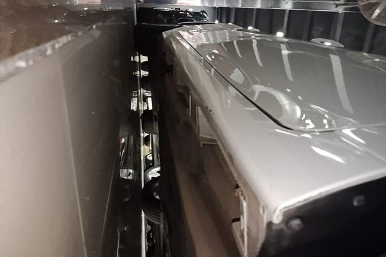 Used Lexus ES 2015 300h Comfort Edition Right Side Sill
