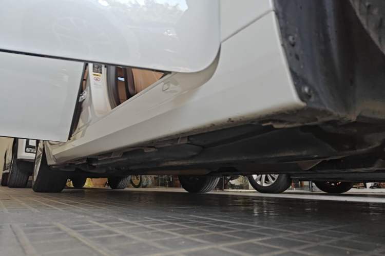 Used Lexus ES 2015 200 Elite Edition Right Side Sill