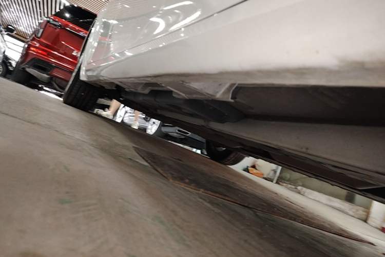 Used Lexus ES 2015 200 Elite Edition Right Side Sill