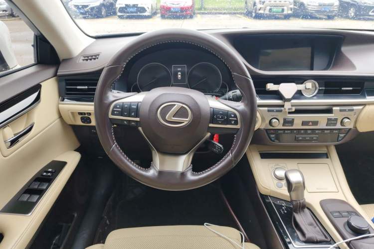 Used Lexus ES 2015 200 Comfort Edition Steering Wheel